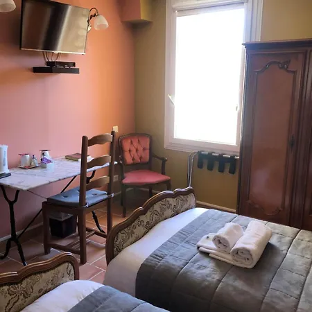 Hotel L'oustau De La Font Reilhanette