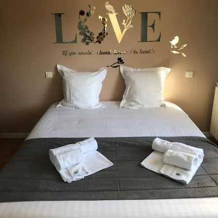 Hotel L'oustau De La Font Reilhanette