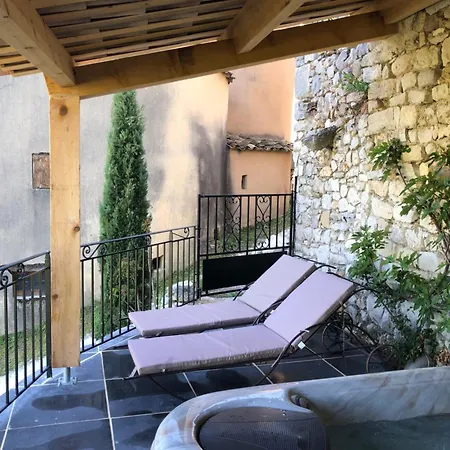 L'oustau De La Font 3*