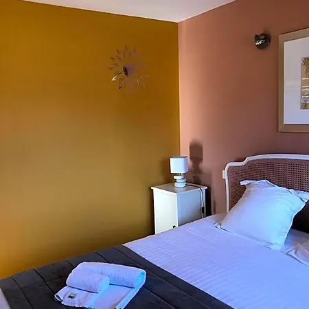 Hotel L'oustau De La Font 3*